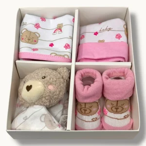 Irge Baby Set Regalo Orsetto Baby 4 Pezzi (1 Cappellino +1 Dou Dou + 1 Bavetta + 1 Paio Calzini) Art. Ir1239