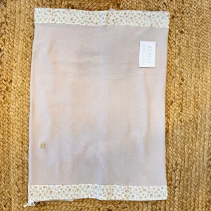 Coperta neonata caldo cotone rosa cipria con bordi floreali