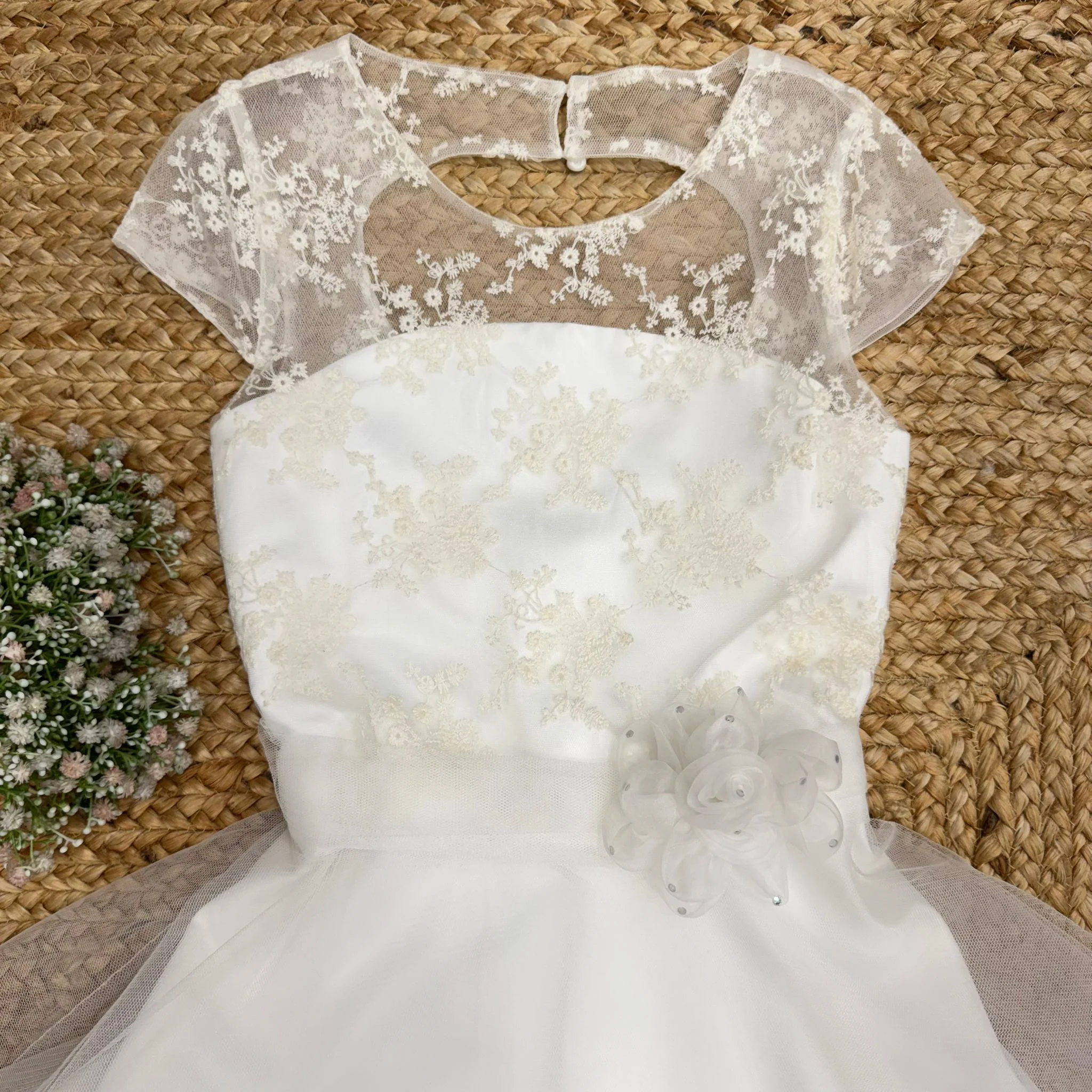 Abito da prima comunione in tulle ricamato - immagine 3