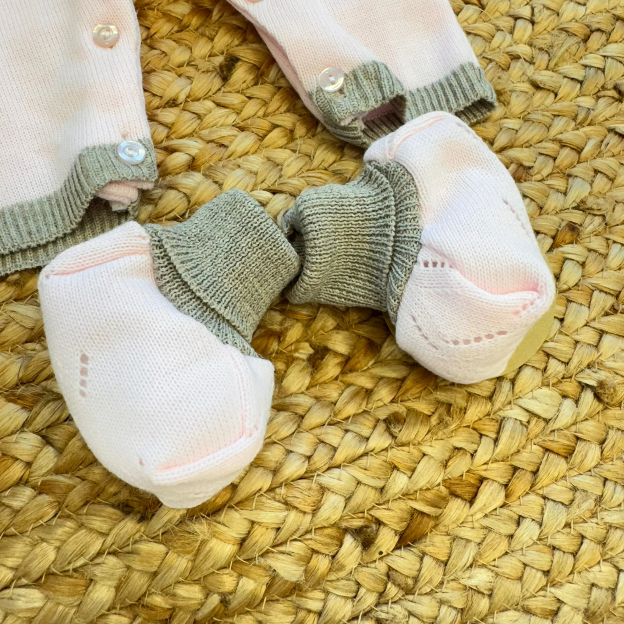 Tutina neonata misto lana rosa con fiocco tortora - immagine 4