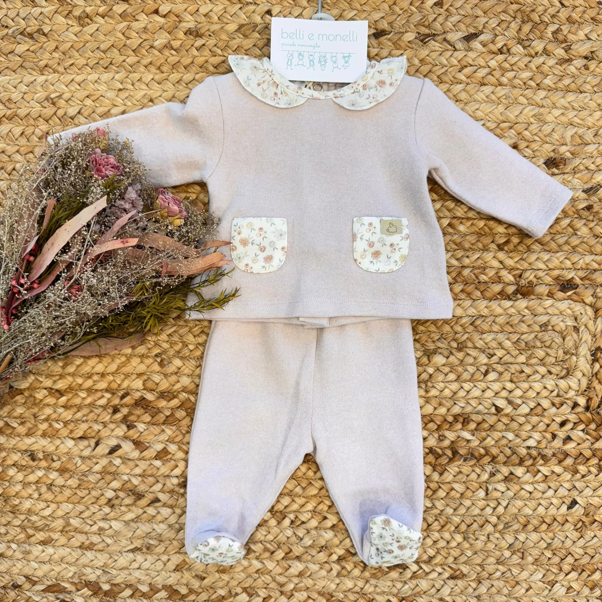 Tutina caldo cotone rosa antico con dettagli floreali - immagine 2