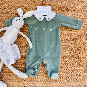 Tutina ciniglia verde salvia neonata con fiocchi ricamati