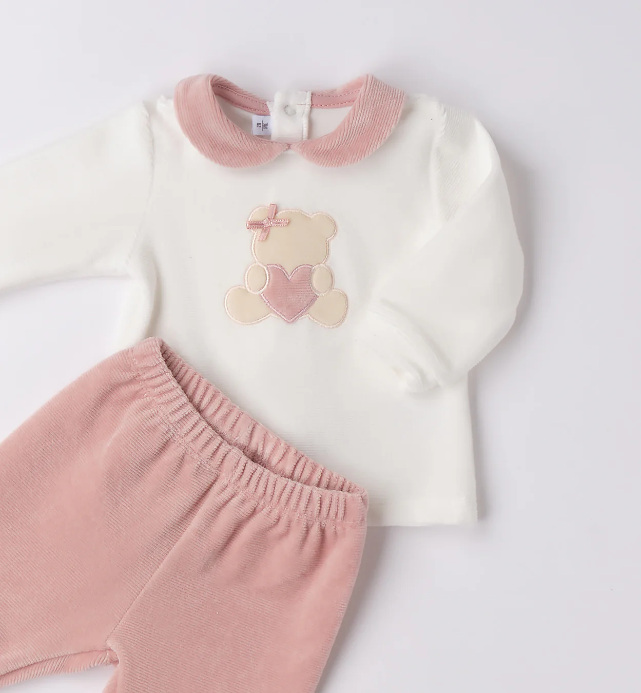 Tutina neonata ciniglia rosa con orsetto cuore - immagine 3