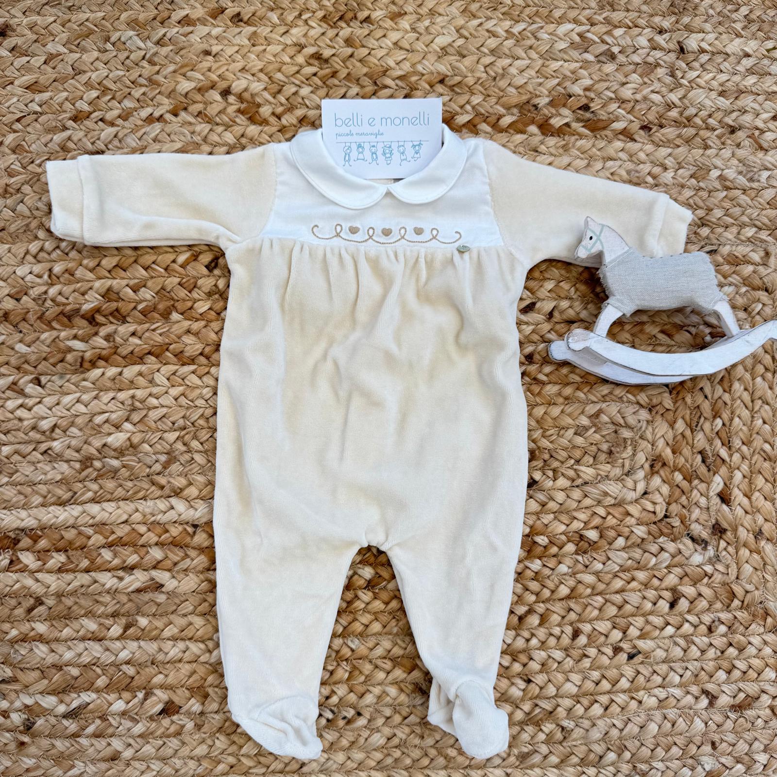 Tutina neonata ciniglia panna cuori ricamati - immagine 2