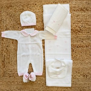Uscita clinica neonata in cotone panna e rosa con fiocchi ricamati