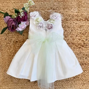 ABITO DA BATTESIMO PER BAMBINA CON DETTAGLI FLOREALI E CINTURA VERDE PASTELLO