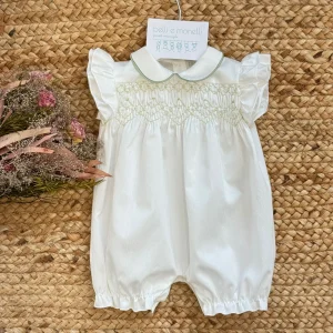 Pagliaccetto battesimo bimba panna con smock ricamato verde salvia in taffetà