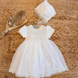 ABITO BATTESIMO NEONATA CON CAPPELLINO CON RICAMO NIDO D'APE E PUNTO SMOCK