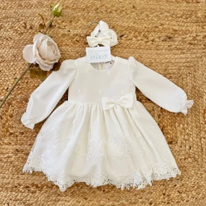 Abito battesimo bimba bianco con fiocco e ricamo in macramè
