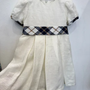 Abito panna con cintura a quadretti