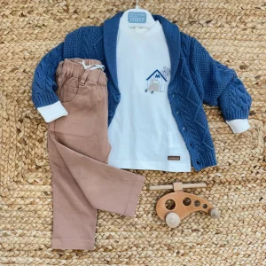 Completo bambino cardigan blu e pantalone beige
