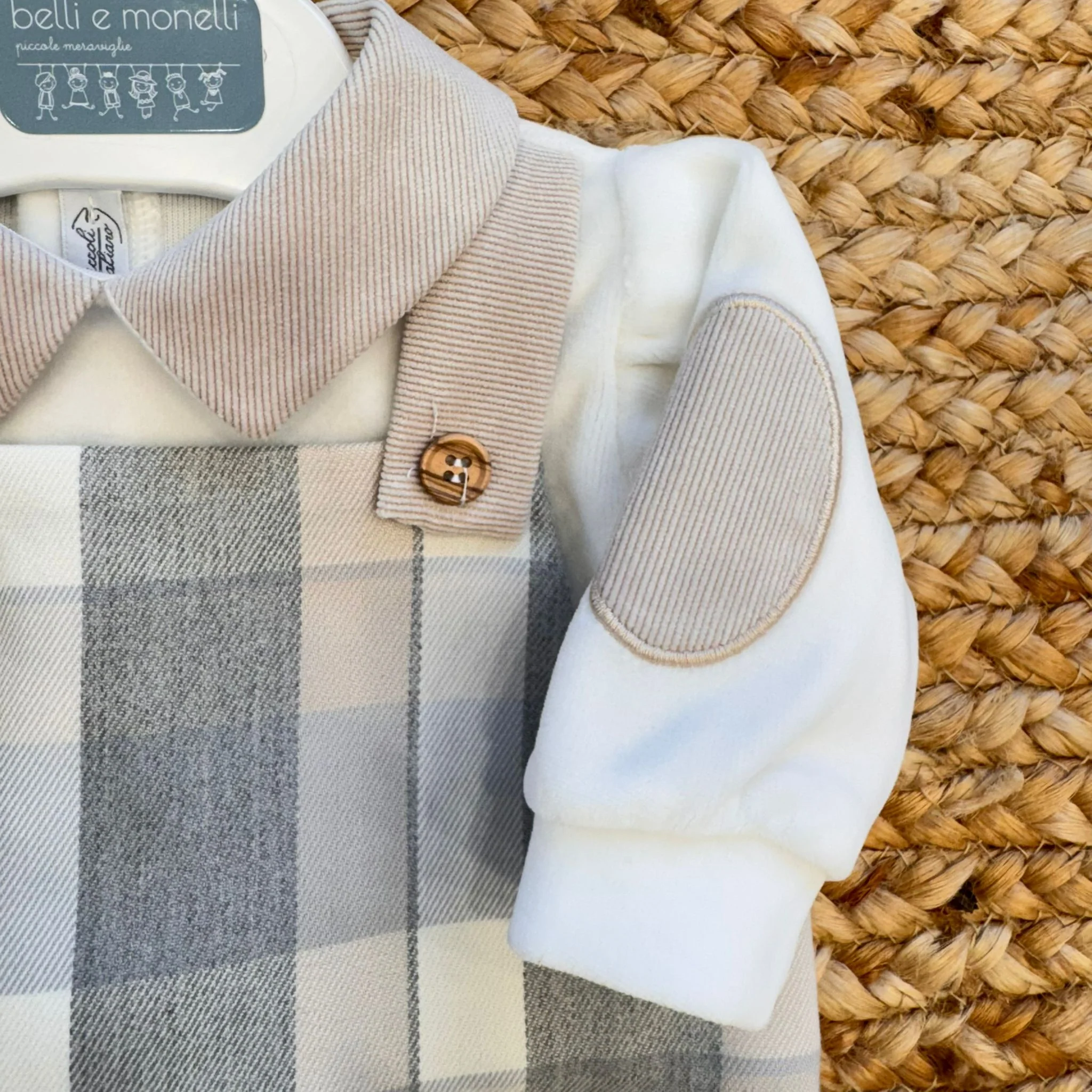 tutina in caldo cotone grigia a quadri con collo e toppe beige - immagine 3