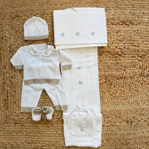 Uscita clinica neonato in 100% cotone con ricamo cavallino e scarpine coordinate