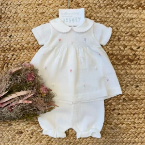 Pagliaccetto neonata in filo di cotone con ricami floreali