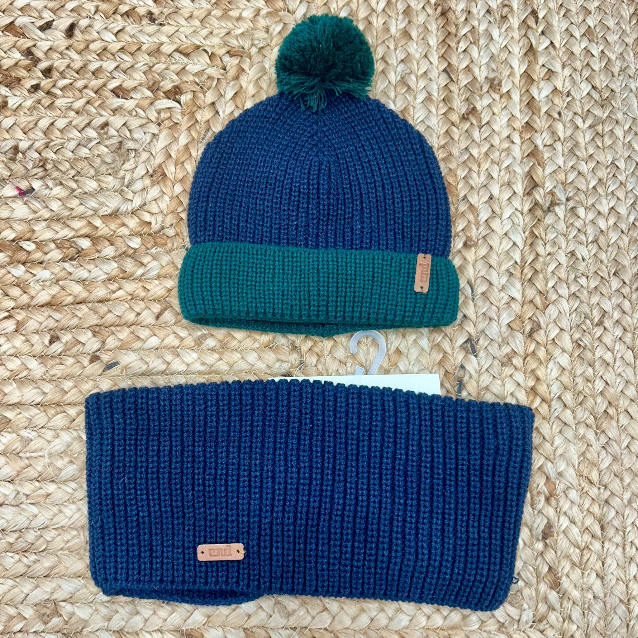 Set cappello e scaldacollo bimbo blu e verde