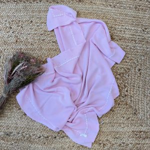 Copertina neonata in 100% cotone rosa con bordo ricamato