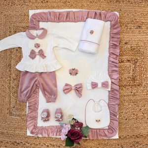 Uscita clinica neonata in ciniglia con cuore e fiocco rosa cipria